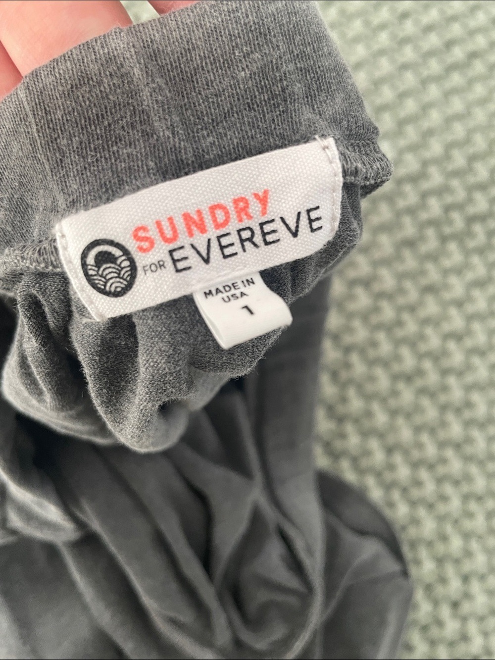 Evereve Tiered Maxi Skirt in Charcoal - Picture 5 of 6